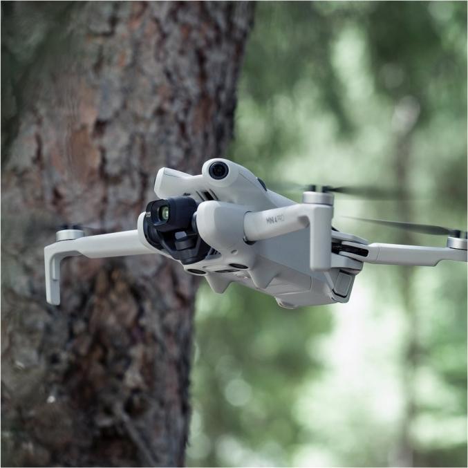 Produktbild DJI Mini 4 Pro Fly More Combo (34 min, 249 g, 48 Mpx)