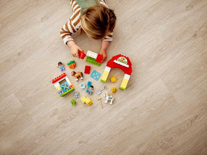 Produktbild LEGO Pferdestall und Ponypflege (10951)