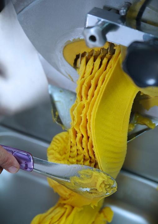 Immagine prodotto Hendi Spatola per ghiaccio con manico in Tritan Giallo (Palline di gelato)