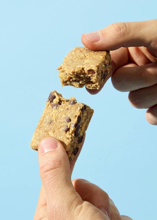 Actual product image KoRo Organic oatmeal bar with peanut and chocolate (Peanut and chocolate, 1 pcs., 900 g)