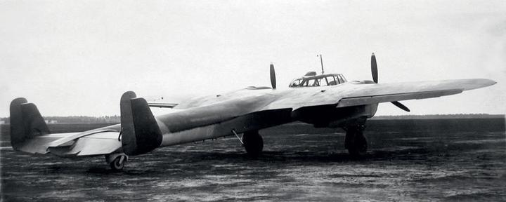 Actual product image ICM Do 215B-4 WWII Reconnaissance Plane