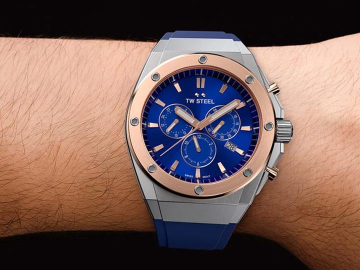 Produktbild TW-Steel TW Steel CE4046 CEO Tech Chrono 44 mm 10ATM (Chronograph)