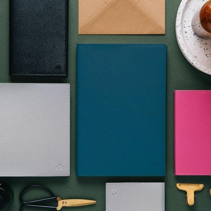 Actual product image Quo Vadis Agenda PREST DE Soho 2023 285994Q steel blue, 1W/2S, 10x15cm (10 x 15 cm, German)