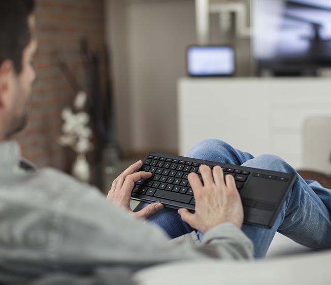 Image du produit Logitech Clavier illuminé sans fil K830 (CH, Sans fil)