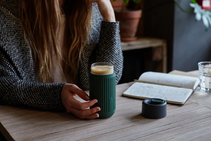 Image du produit Black + Blum Travel Cup Glass - Mug de voyage en verre (0.34 l)