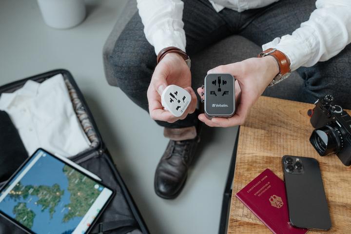 Produktbild Verbatim Universal Travel Adapter