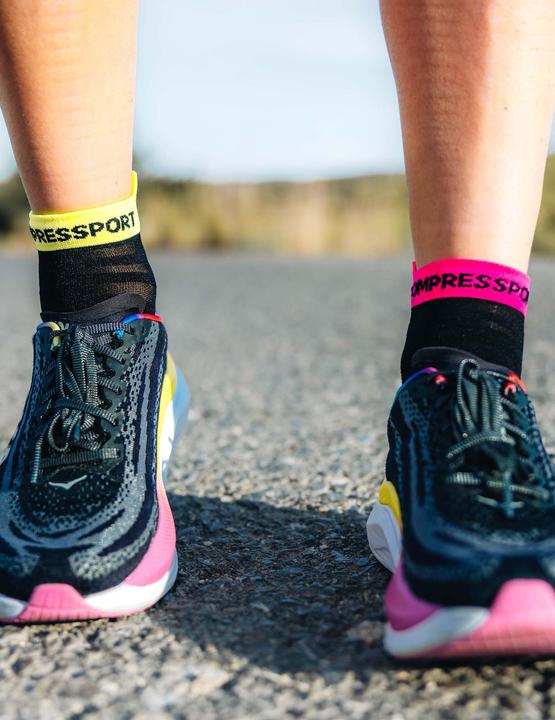 Produktbild Compressport Pro Racing Socks v4.0 Ultralight Run Low (42 - 44)