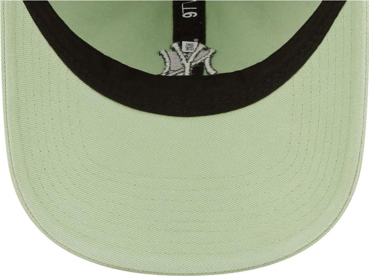 Actual product image New Era 9Twenty Casual Mini Logo New York Yankees