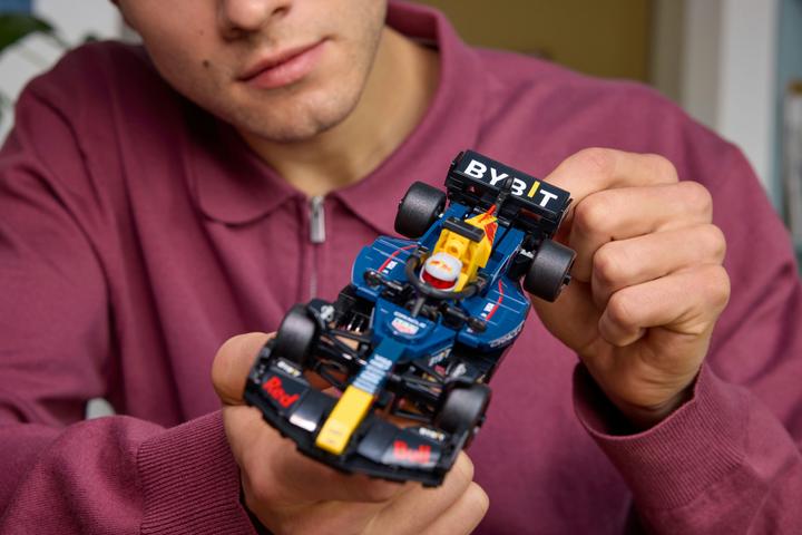 Actual product image LEGO Oracle Red Bull Racing RB20 F1 Rennauto (77243, LEGO Speed Champions)