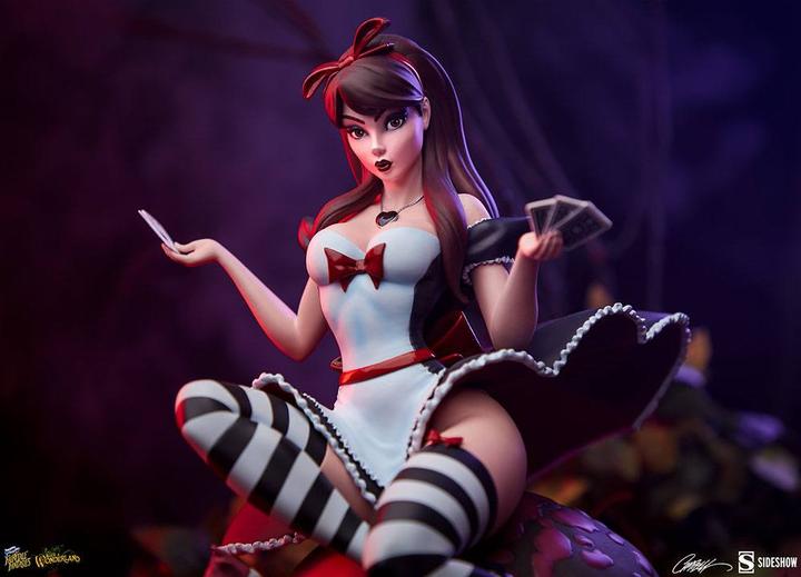 Produktbild Sideshow Fairytale Fantasies Collection “Alice in Wonderland” Game of Hearts Edition Statue