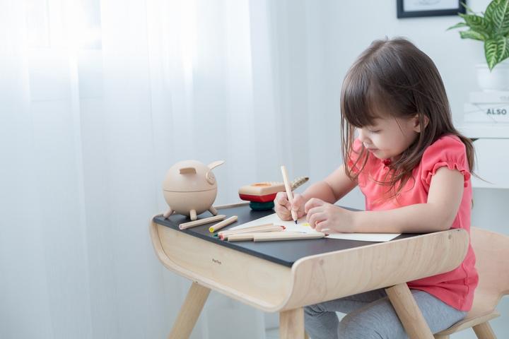 Image du produit Plantoys Une table et une chaise (Table des enfants)