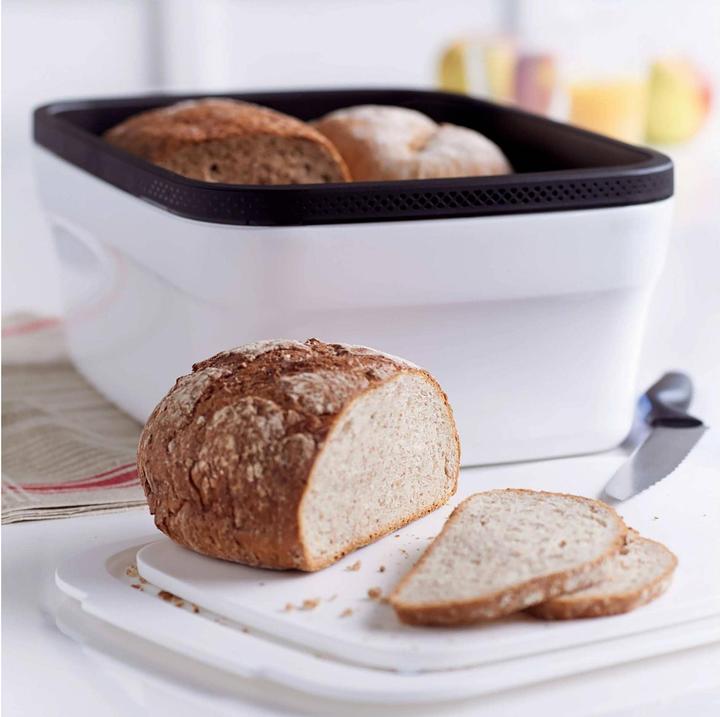 Actual product image Tupperware BreadSmart Large