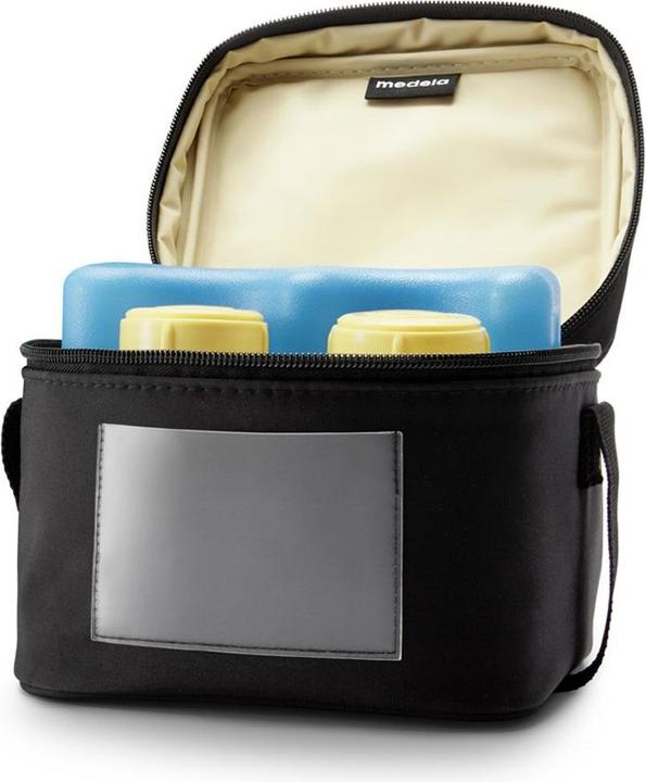 Actual product image Medela Cooler bag with 4 milk bottles and 1 cooling element (0.15 l)