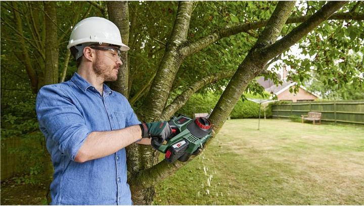 Produktbild Bosch Home & Garden UniversalChain 18 (Akku Kettensäge)