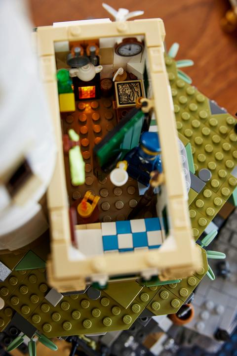 Productafbeelding LEGO Gemotoriseerde vuurtoren (21335, LEGO Ideeën, LEGO Zeldzame Sets)