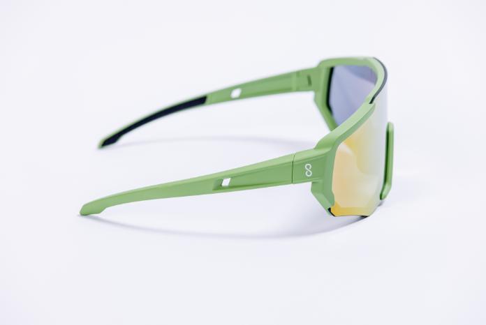 Immagine prodotto Coast Optics Occhiali sportivi Nita Verde muschio con sole oro e lenti trasparenti (Tappetino verde muschio, Lucidi, Sole d'oro)