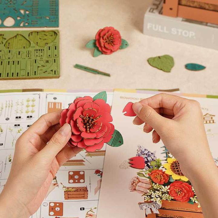 Actual product image Robotime Modellbausatz 'Wooden Bloom Box'