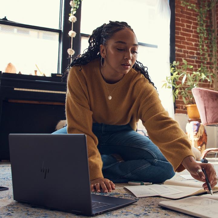 Immagine prodotto HP ENVY x360 15-fh 15,6" FHD IPS Touch, AMD Ryzen 7 7730U, 16GB RAM, 512 GB SSD, Windows 11 (15.59", 16 GB, 512 GB, DE)