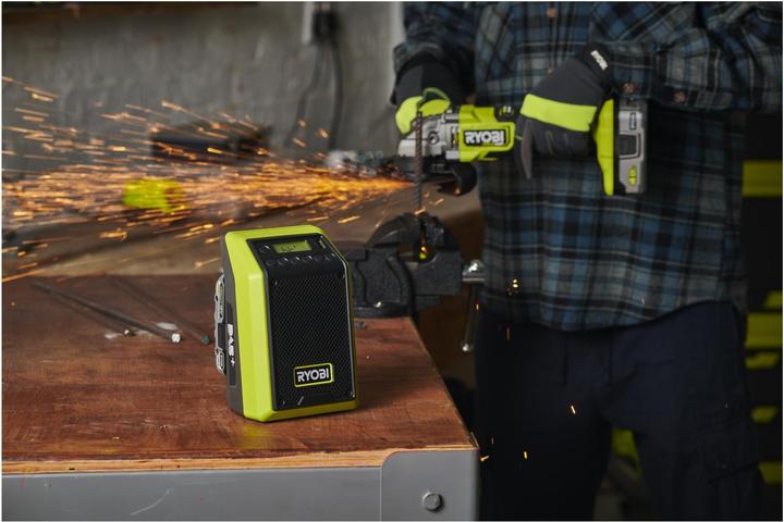 Image du produit Ryobi RRDAB18-0 18 V ONE+ Radio Bluetooth sans fil, DAB/DAB+ Fun (AM, FM, DAB, Bluetooth)