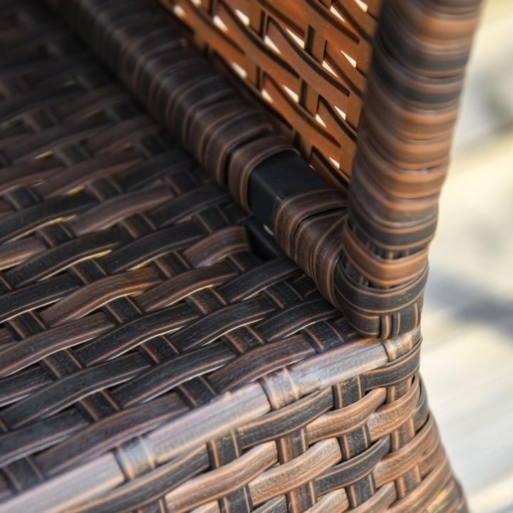 Produktbild Outsunny Rattan-Gartentisch mit Sonnenschirm-Halterung