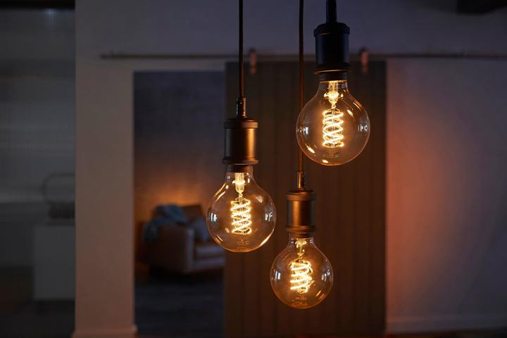 Actual product image Philips Hue White BT (E27, 7 W, 550 lm, 1 x, G)