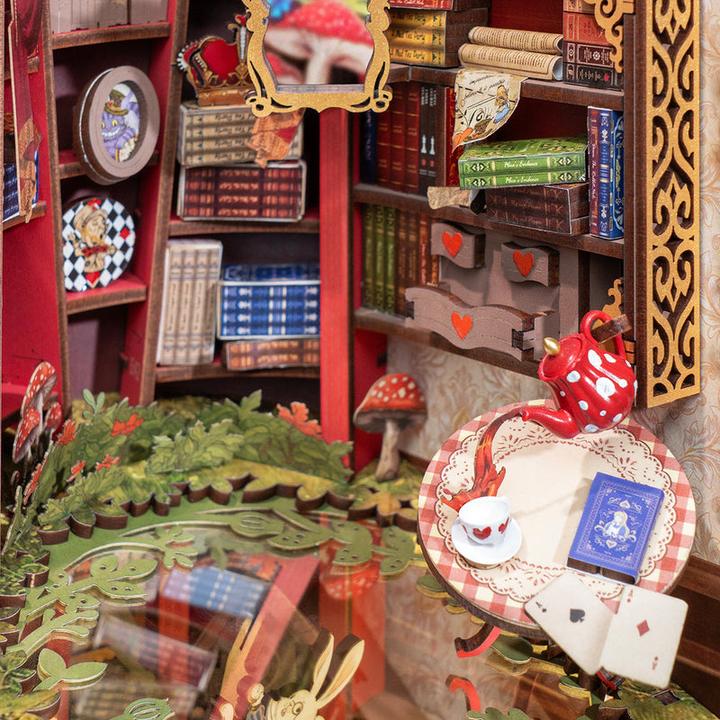 Immagine prodotto Robotime Bausatz Alice im Wunderland, Modell Art: Book Nook