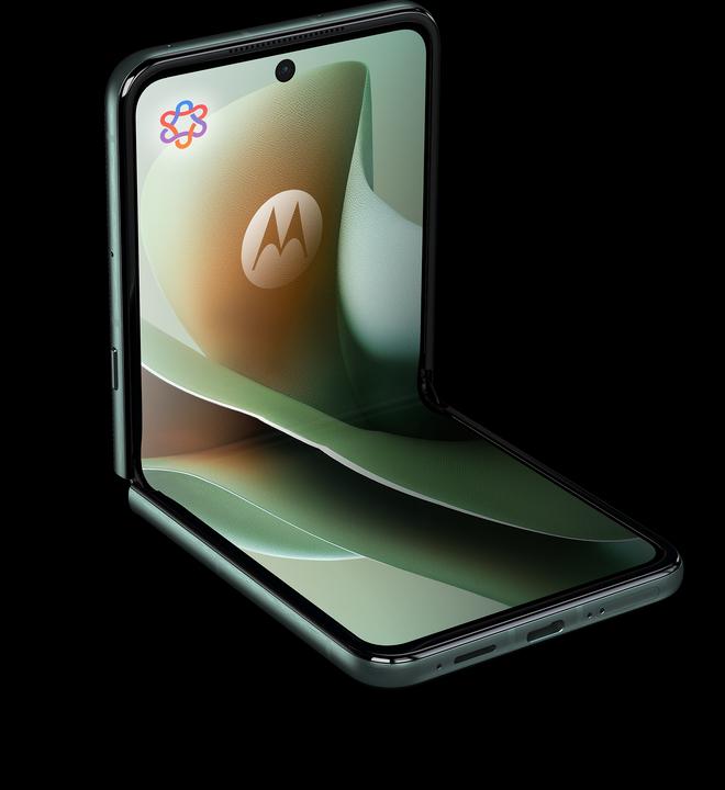 Actual product image Motorola Razr 60 Ultra (512 GB, Pantone Scarab, 6.96", SIM + eSIM, 50 Mpx, 5G)