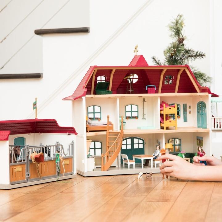 Actual product image Schleich Horse Club Lakeside Horse Farm