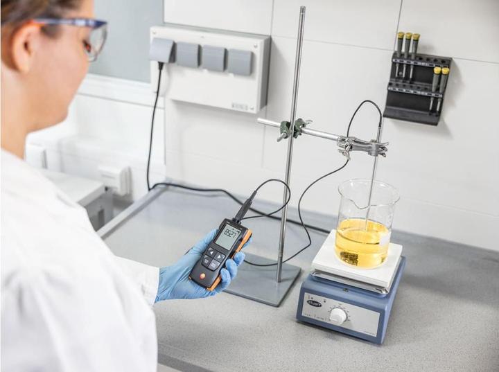 Immagine prodotto Testo 110 Strumento di misurazione della temperatura -200 - +800 °C Tipo di sensore NTC, Pt100