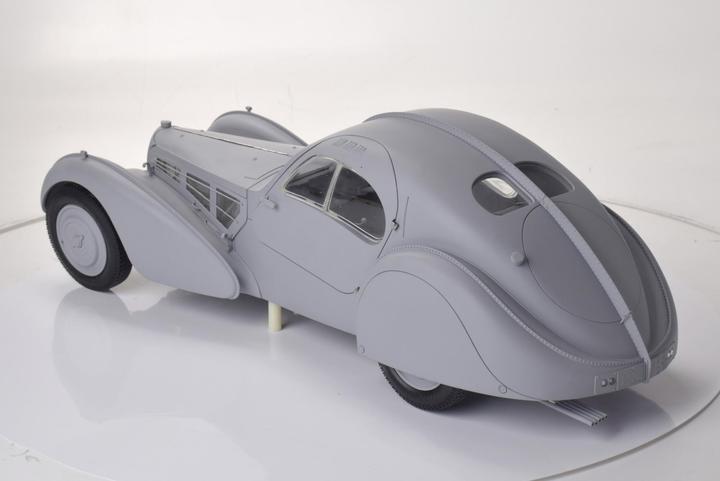 Immagine prodotto 1:8 IXO Bugatti 57 SC