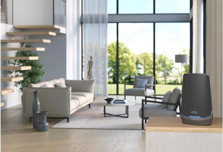 Productafbeelding Netgear Orbi Quad-Band WiFi 6E Mesh Systeem RBKE963B-100EUS Set van 3