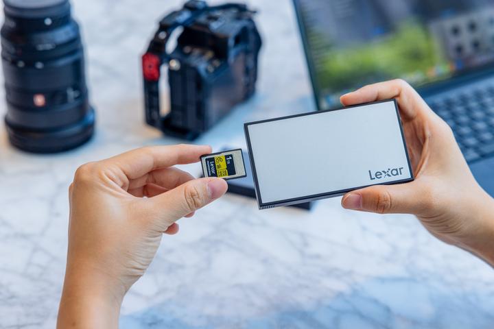 Produktbild Lexar PRO Workflow CFexpress TypA Reader (USB 3.2 Gen 2)