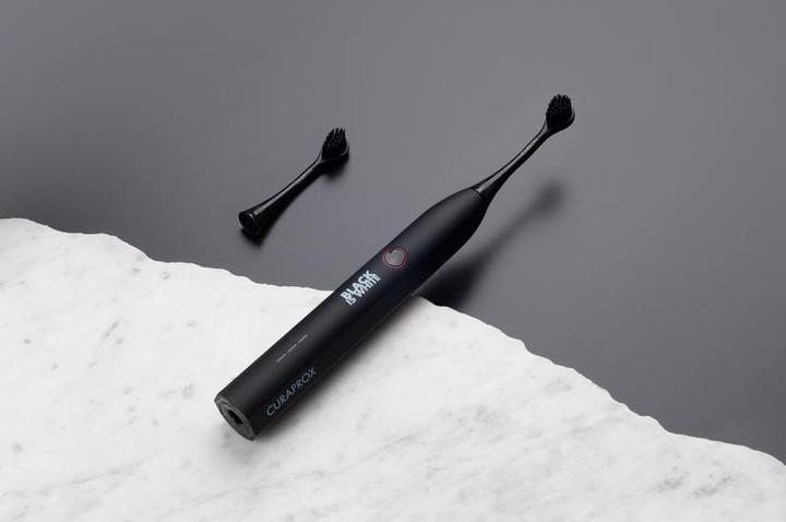 Actual product image Curaprox BIW 229 Hydrosonic Black is White (Sonic toothbrush)
