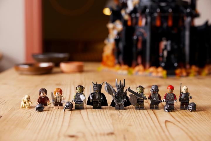 Image du produit LEGO The Lord of the Rings : Barad-dûr (10333, LEGO Icons, LEGO difficiles à trouver)