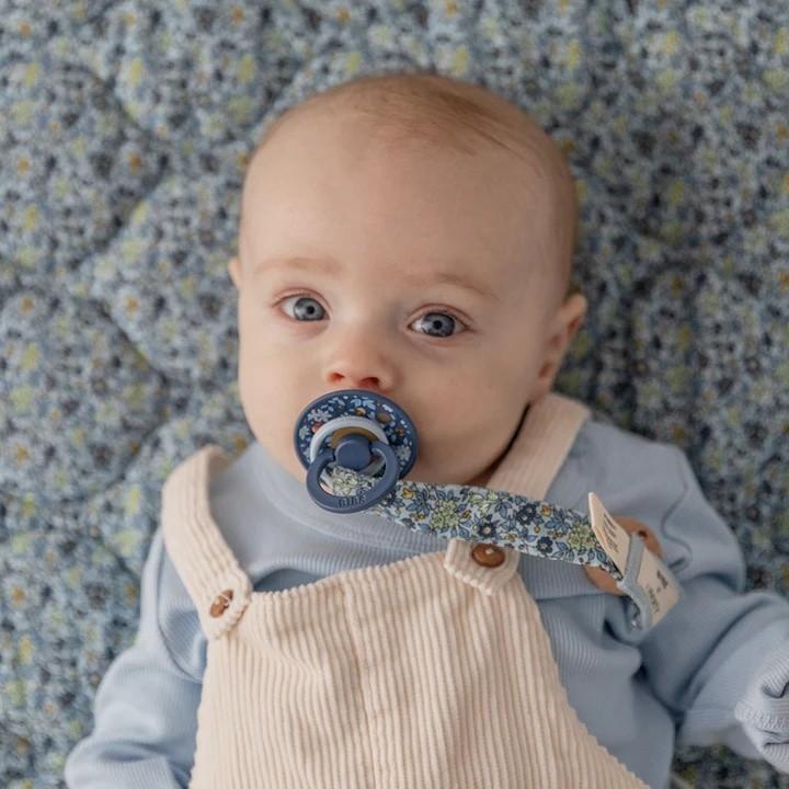 Actual product image Bibs x Liberty dummy chain, Camomille Lawn Baby Blue (1 x, from birth)