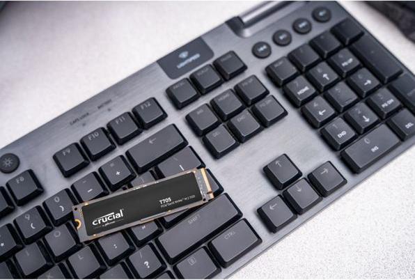 Produktbild Crucial T705 (1000 GB, M.2 2280)