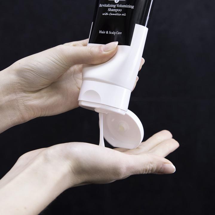 Actual product image Hair Rituel by Sisley Soin Lavant Revitalisant Volumateur (200 ml, Liquid shampoo)