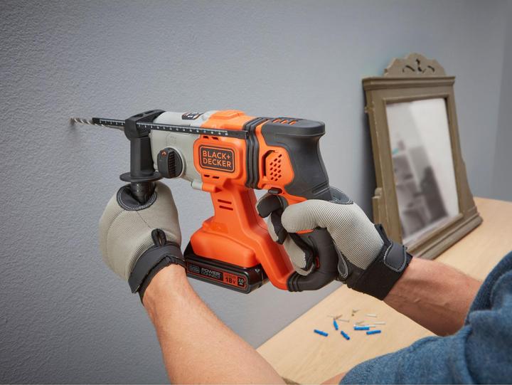 Actual product image Black & Decker BCD900BXJ (Rechargeable battery operated)