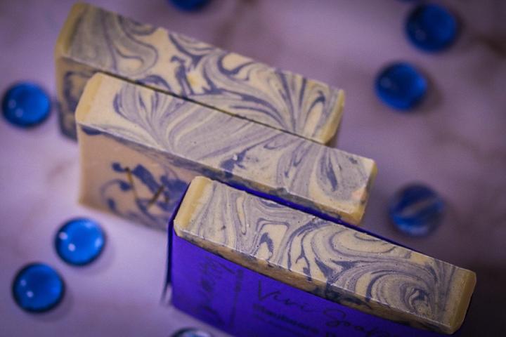 Produktbild Vivi Soaps Blaubeere - Thymian Ziegenmilchseife (Hartseife)