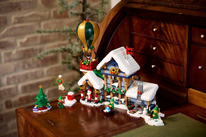 Image du produit LEGO Bureau de poste du Père Noël (10339, LEGO Icons, LEGO difficiles à trouver)