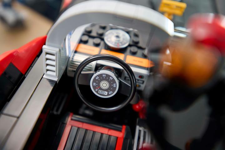 Immagine prodotto LEGO Batmobile (76328, LEGO DC, Set LEGO rari)