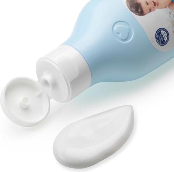 Produktbild dm babylove Pflegemilch leicht, sensitive