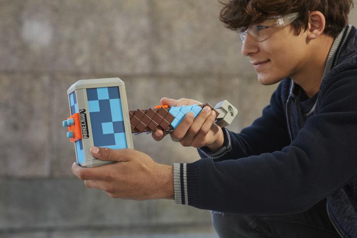 Actual product image Nerf Darts Firing Minecraft Stormlander Hammer