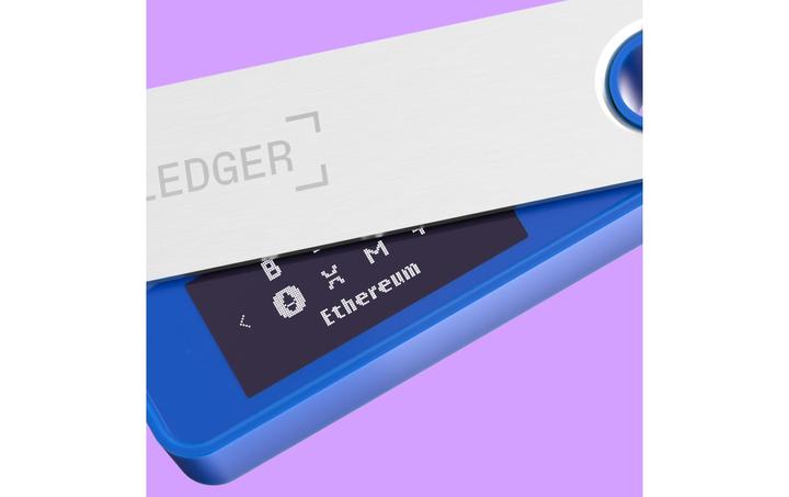 Produktbild Ledger Nano S Plus - Blau (Bitcoin, Ethereum Classic, Expanse, Dogecoin, Dash, Litecoin, Decred)
