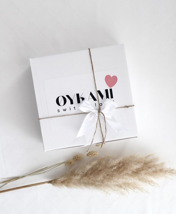 Produktbild Oykami Geschenkbox Mädchen "Einhorn Kosmetiktasche" Flauschig (Körperpflegeset)