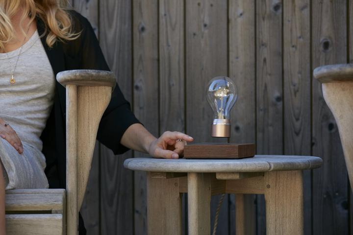Actual product image Flyte Lampe Buckminster levitation