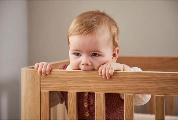 Actual product image Flexa Nova changing unit with cot incl. mattress Oak (Baby cot)