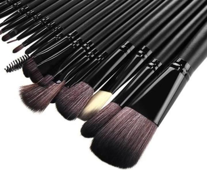 Actual product image PRO-mounts 24x Make-up brushes - Black