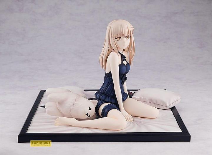 Actual product image Kadokawa Fate/stay night: Heaven's Feel statuette PVC 1/7 Saber Alter: Babydoll Dress Ver. 15 cm