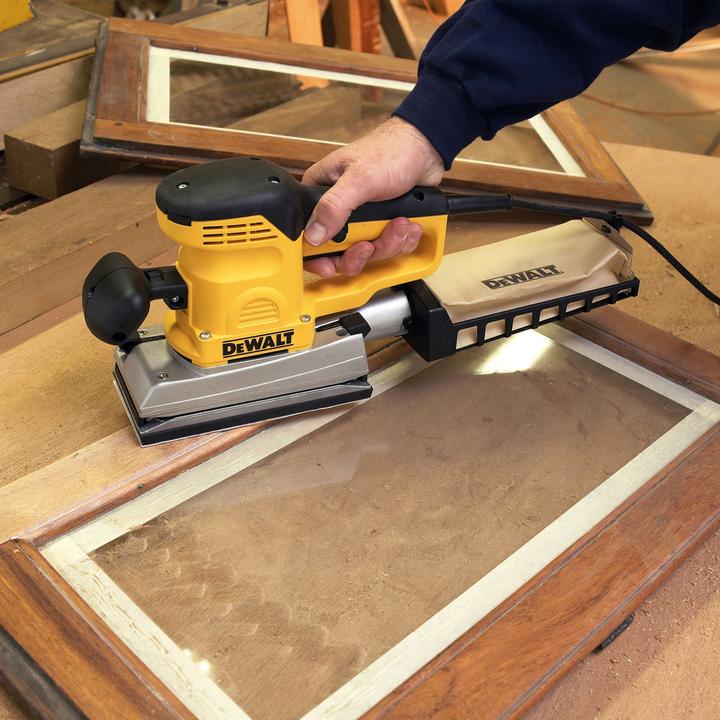 Actual product image DeWalt Sandpaper (120)